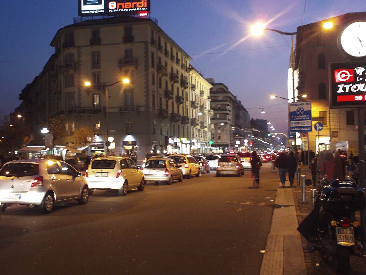 Corso Buenos Aires shopping street, Milan