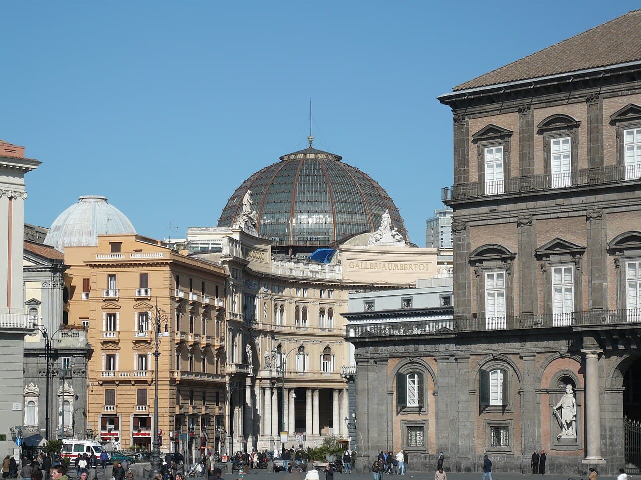 Piazza del Plebiscito, Naples