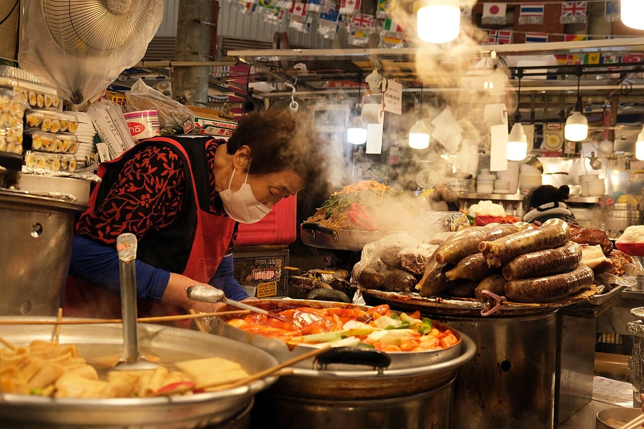 Gwangjang Market food stalls, Seoul