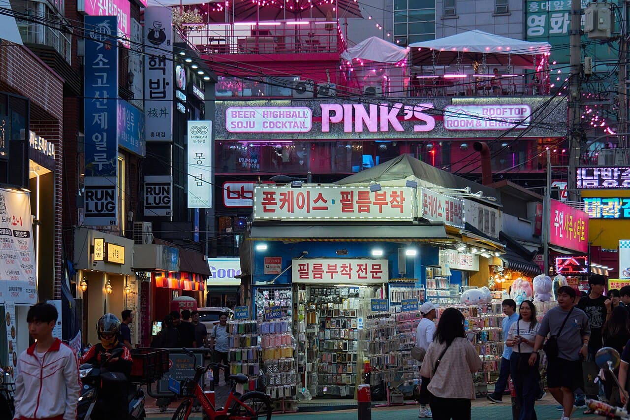Hongdae nightlife street, Seoul
