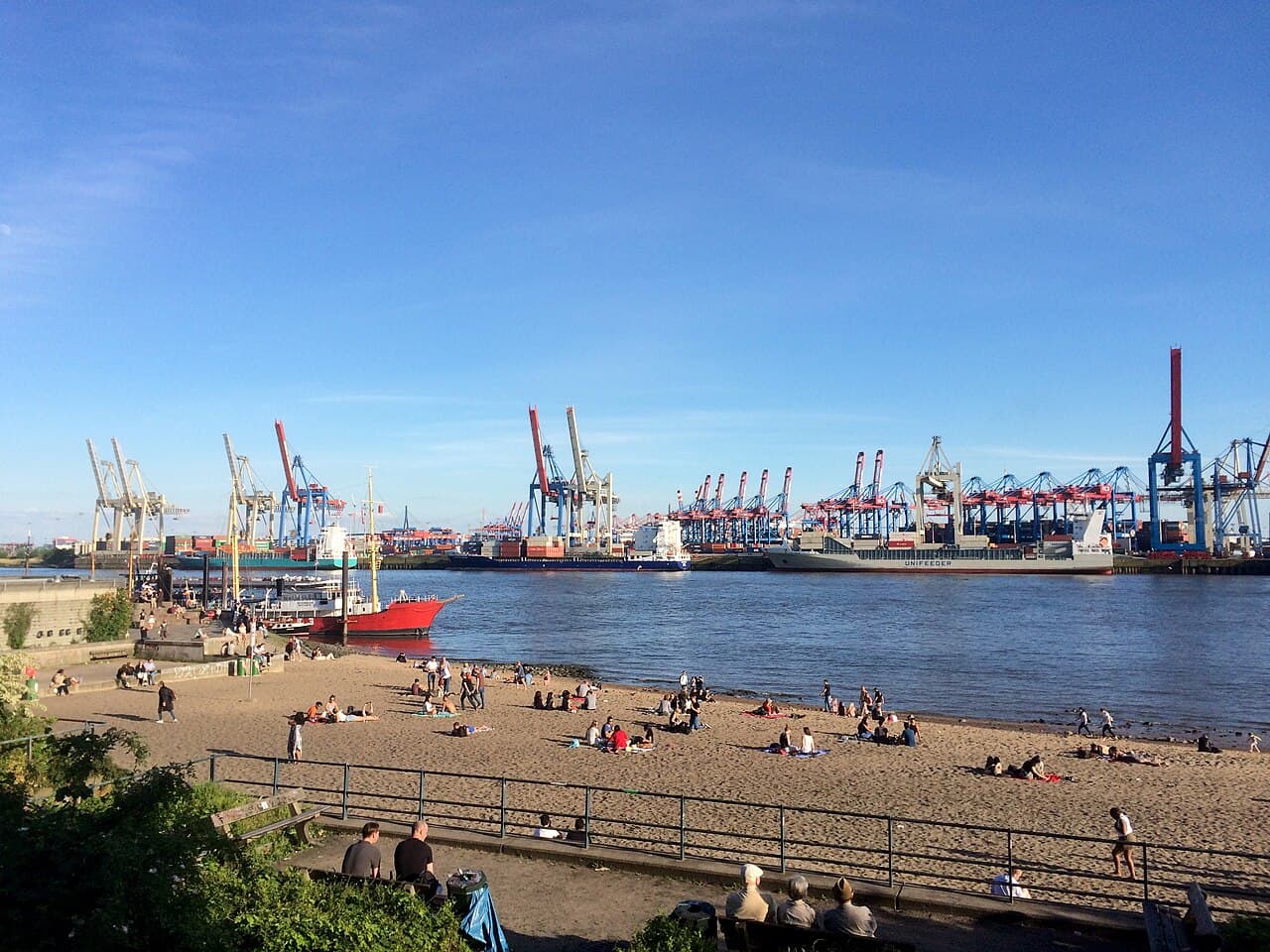 Streets of Altona & the Elbe, Hamburg