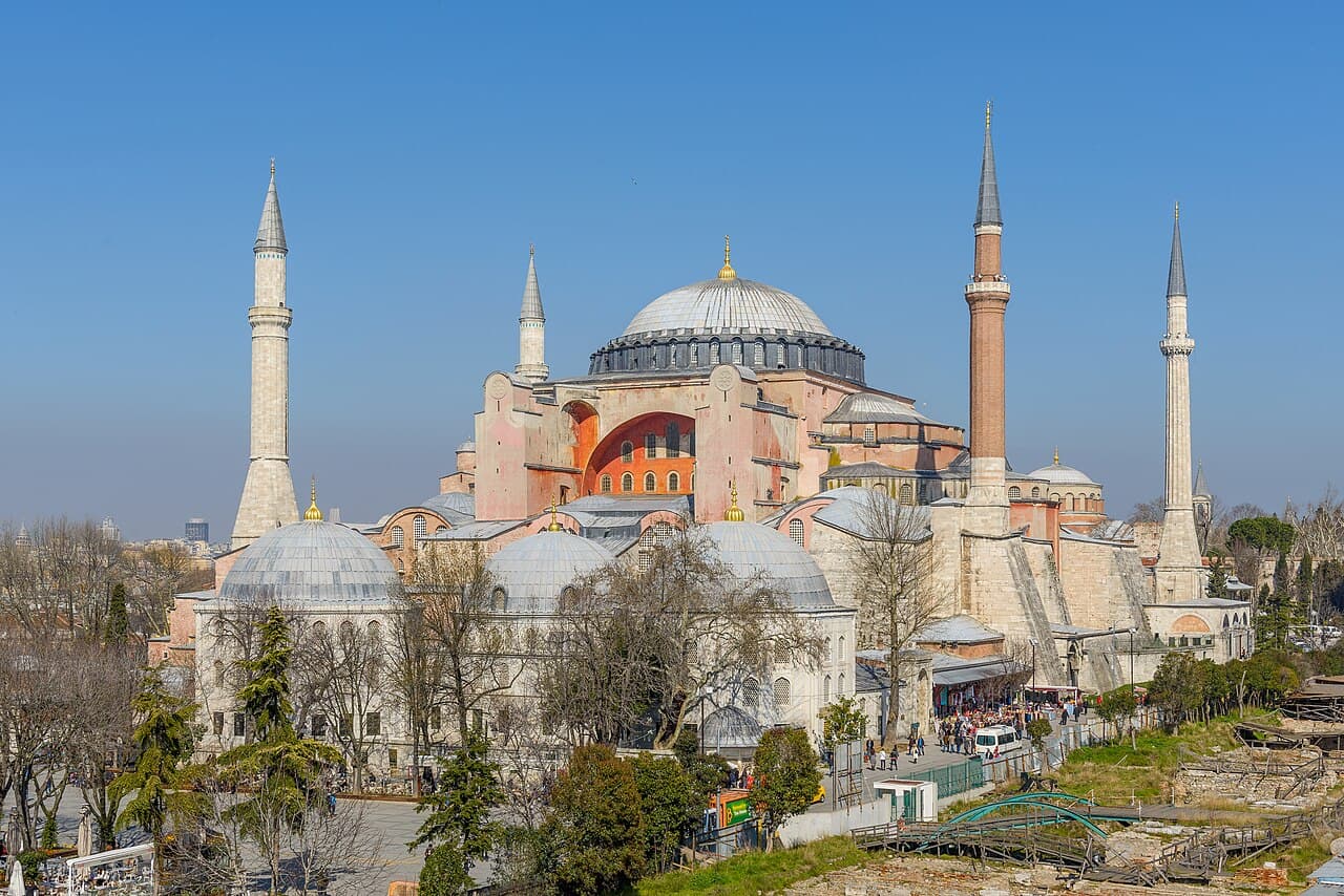 Istanbul — The city on two continents — Byzantine and Ottoman capital on the Bosphorus