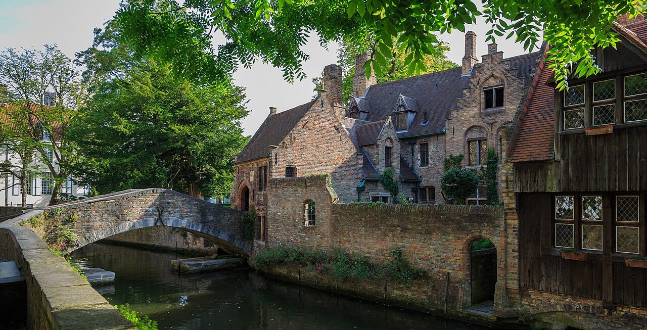 The Bonifacius Bridge over a Bruges canal