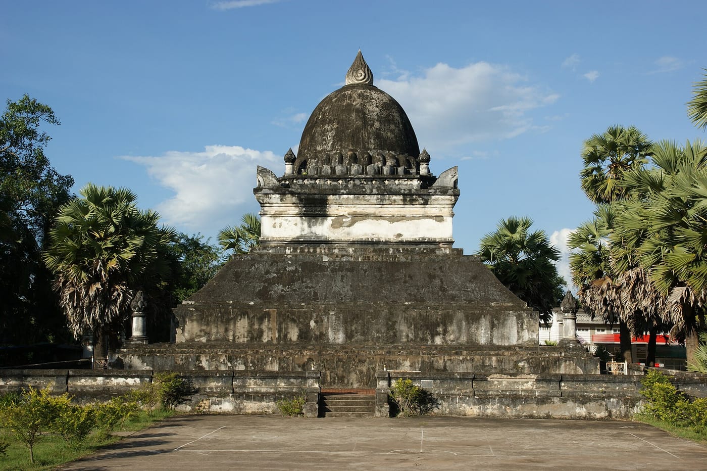 The watermelon-shaped That Makmo stupa at Wat Visoun in Luang Prabang