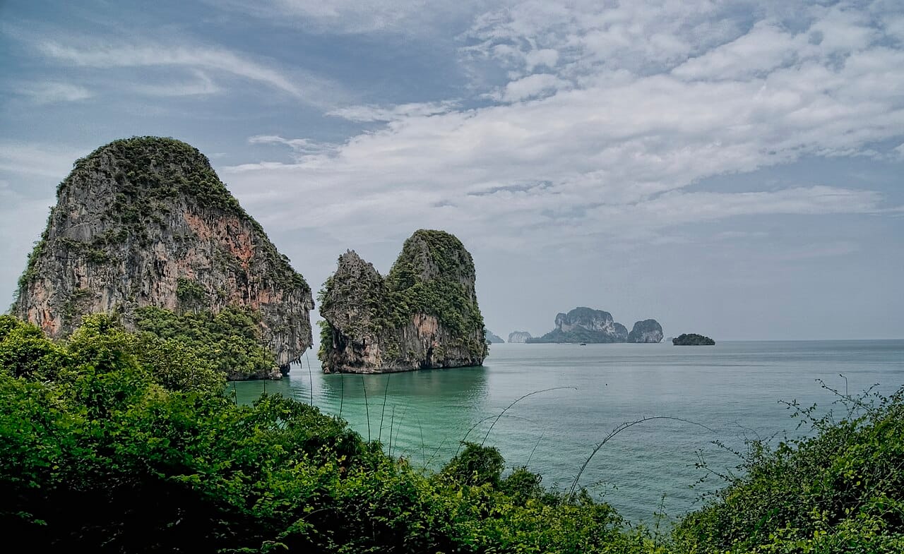 Phuket — Thailand's biggest island of beaches and islands